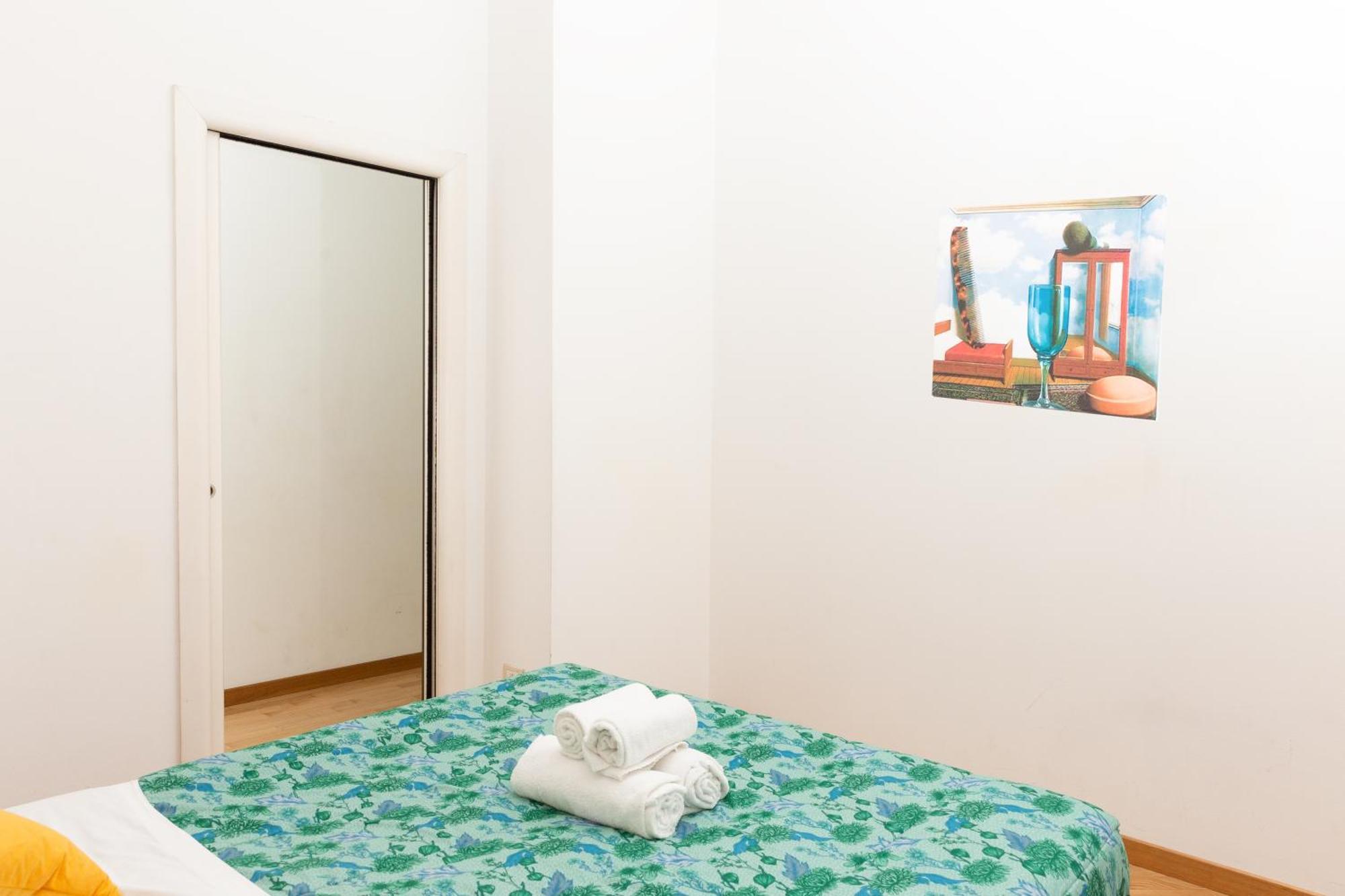 Free Parking Exclusive Apartment Magritte Style Milan Exterior photo